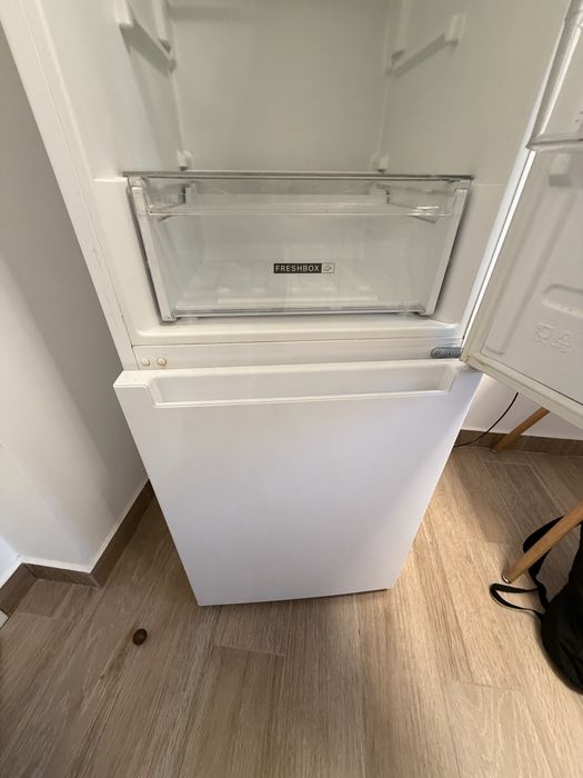 Vand frigider Whirlpool