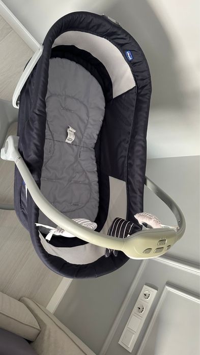 Стульчик-шезлонг Chicco Baby Hug Pro