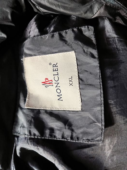 Vesta Moncler neagra