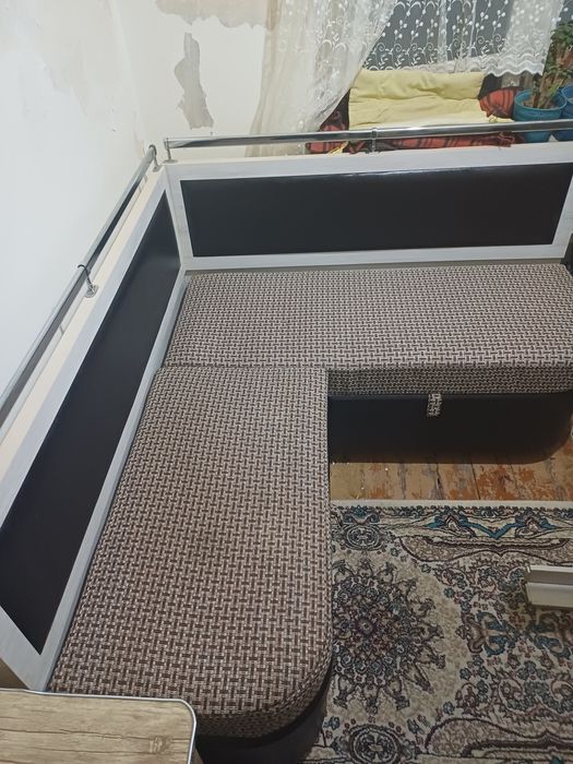 кухонный уголок в хорошем состоянии