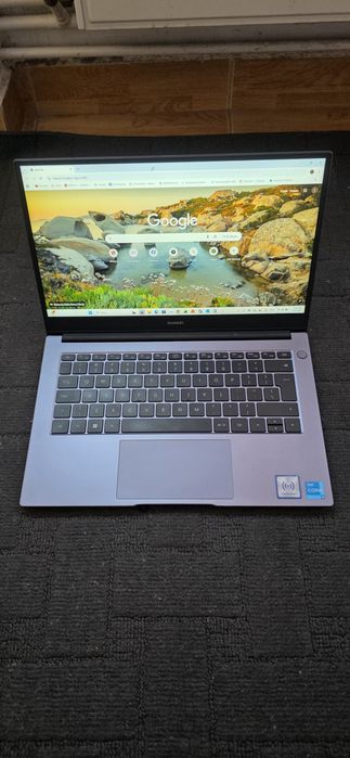 Vand laptop ultraportabil Huawei Matebook  D14 - impecabil