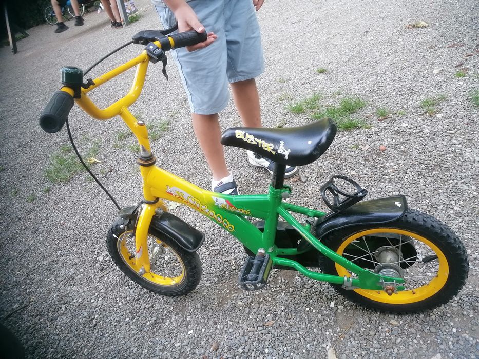 Bicicleta copii  cu roți ajutatoare 3-5 ani Pret fix 200 lei