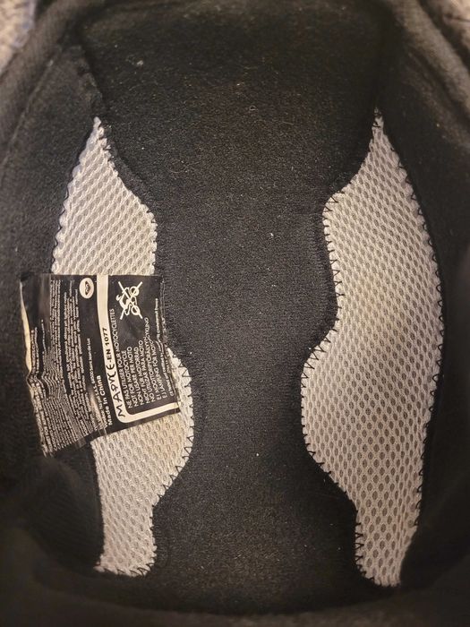 Каска с очила за ски