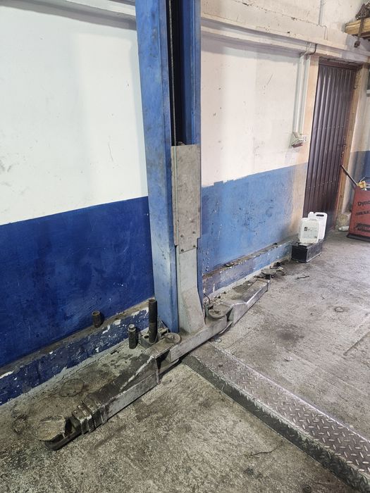 Vand  elevator  hidraulic  de  3.5 tone