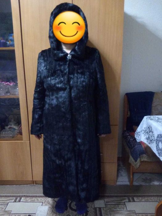 Продам женскую шубу