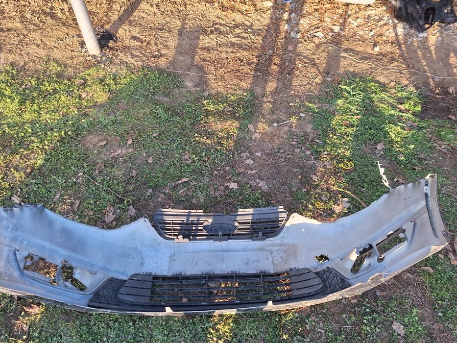 Предна броня за Ford Galaxy 2010