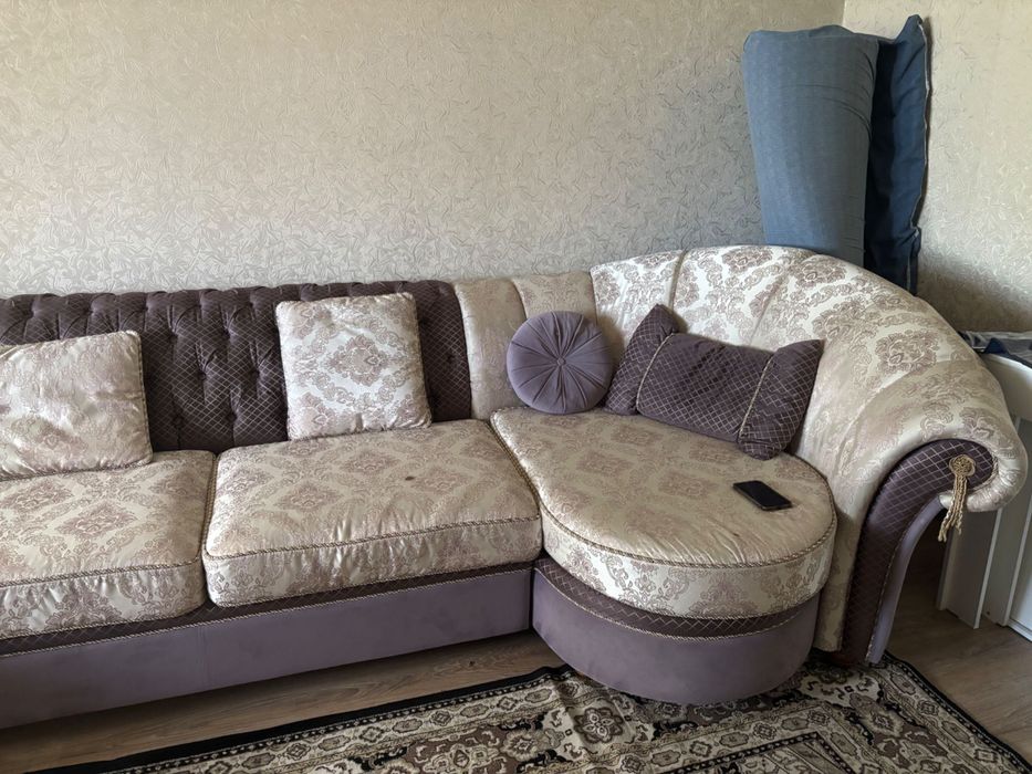 Продам Диван б/у