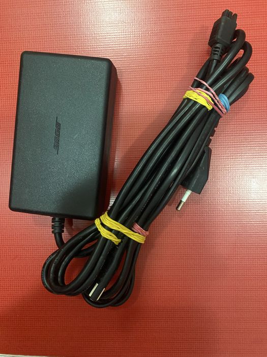 Încărcător universal