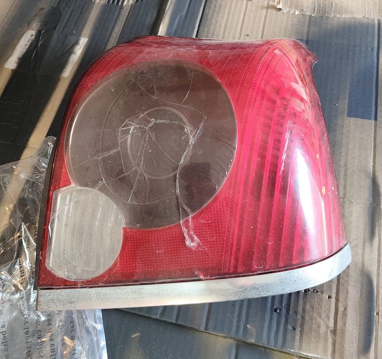 Продам фанарь задний