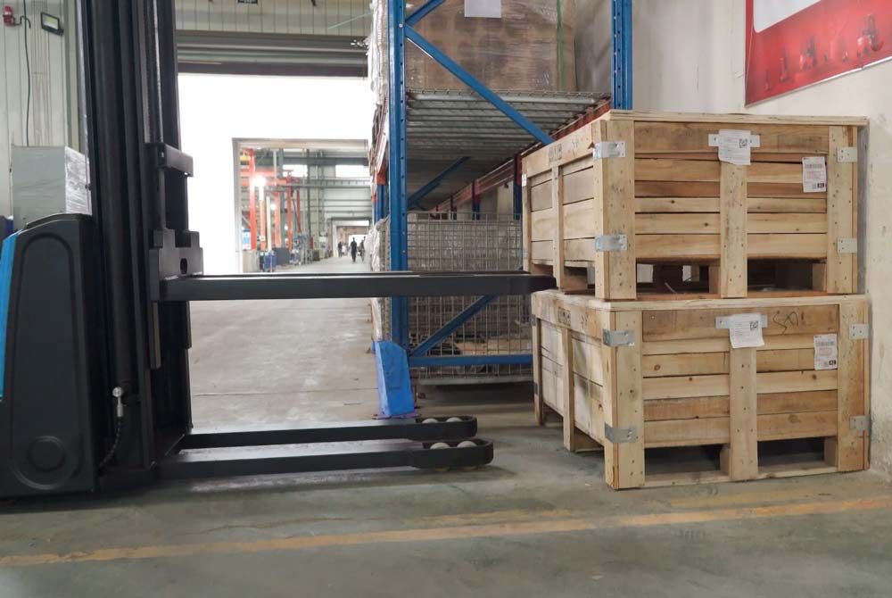Transpaleta Electrica cu Catarg 4100 mm Liza