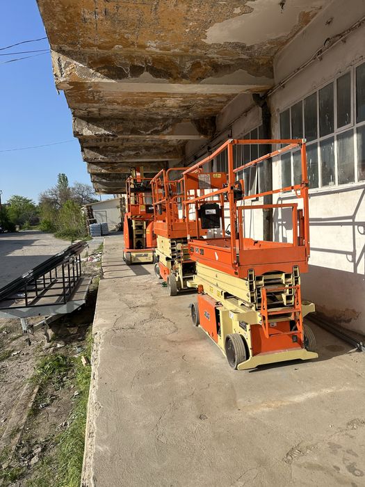 Închiriez Nacela tip Foarfeca