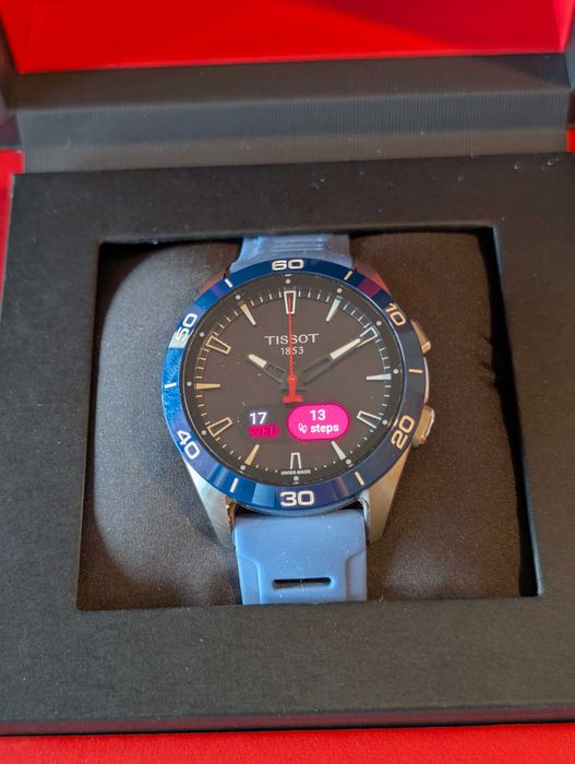 Хибриден смарт часовник Tissot T-Touch Connect Sport в гаранция