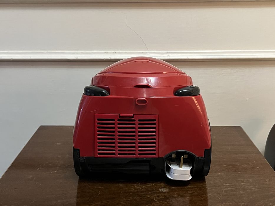 Пылесос Akira AKR906