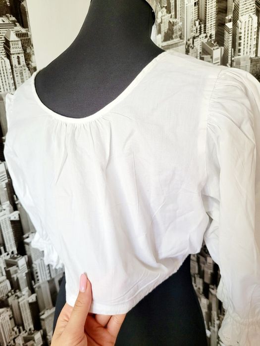 Bluza scurta alba stil vintage