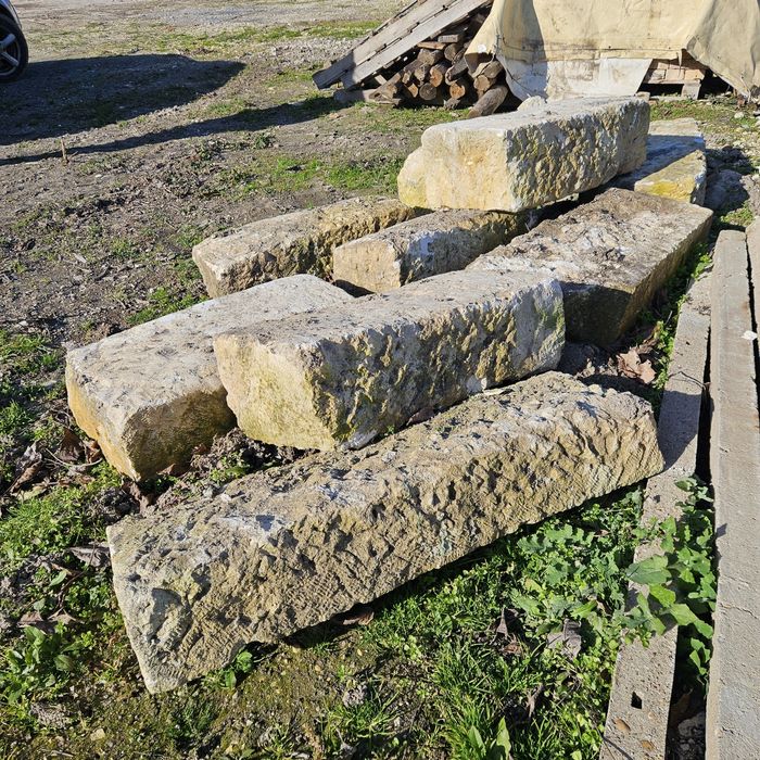 Дялани    камъни