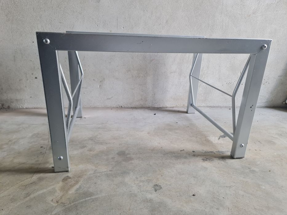 Vind măsuță metalica