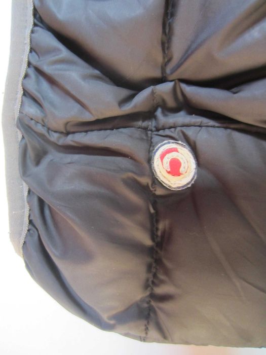 Geaca Colmar, masura S-M,poliester, gluga nedetasabila,culoare neagra