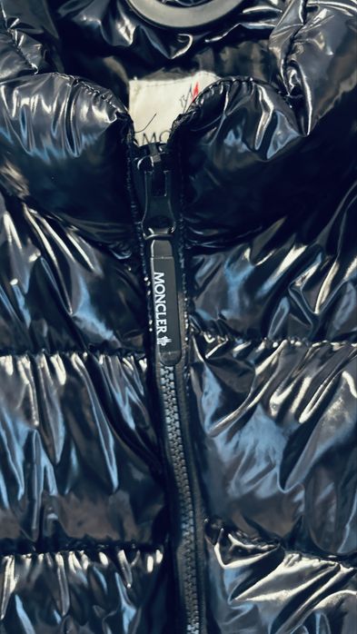 Vestă Moncler, din puf – Stare impecabilă!