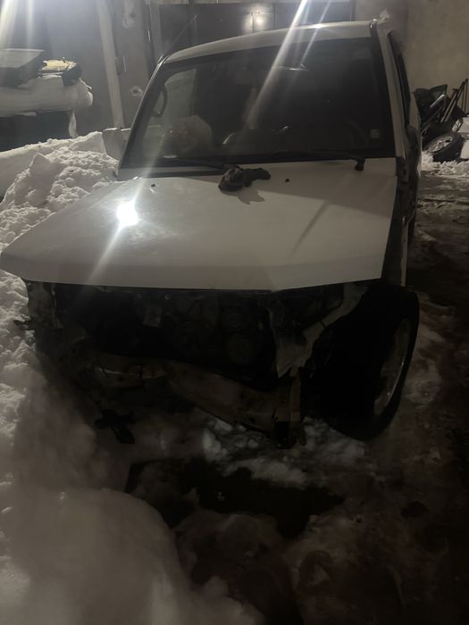 митцубиси паджеро ИО , капот , двери, диски и т.д