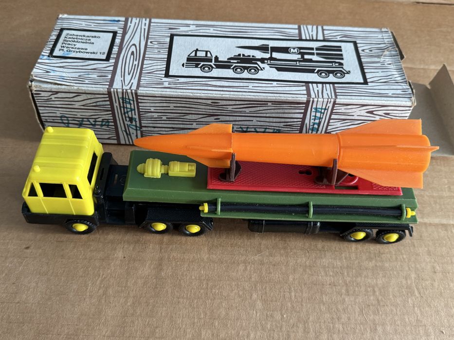 Старо детско соц камионче , ракетовоз ,  от 70-те години, Полша