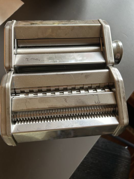 Aparat/masina de facut paste/foi lasagna