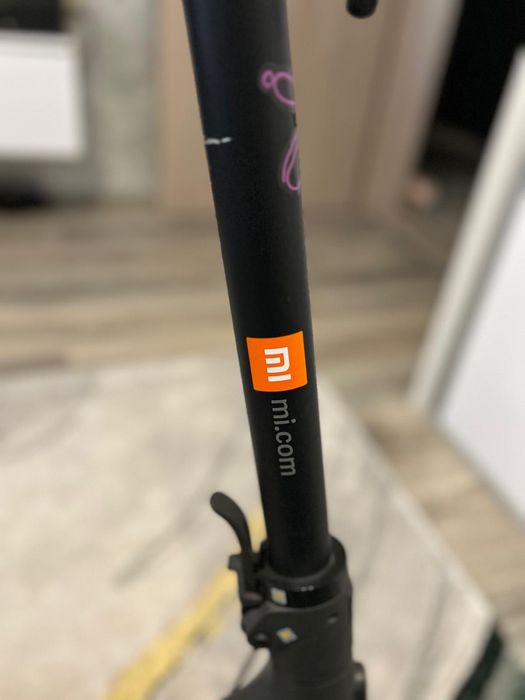 Vând Trotineta electrica Xiaomi Mi Electric Scooter Essential.