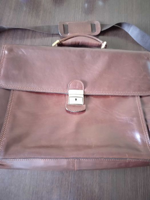 Vand geanta de piele Barbat GIANNI CONTI  NOUA 699 lei