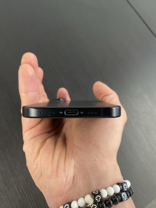 Iphone 16 - 128gb . Baterie 100%, 33 cicluri, impecabil