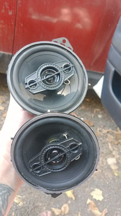 Продам 2 динамика и 2 пищалки