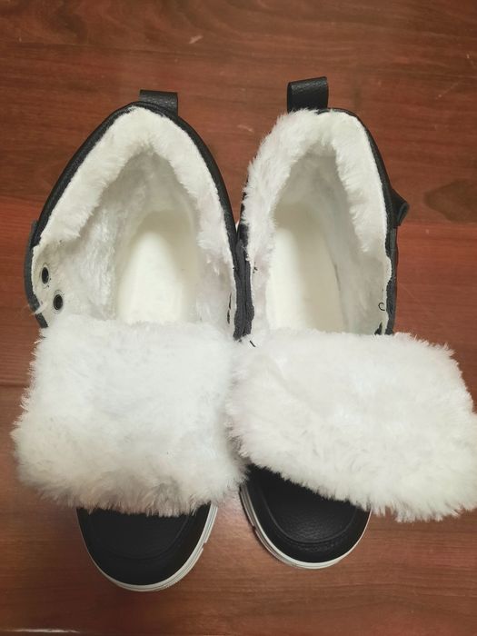 Ботинки детские новые и куртка детская б/у