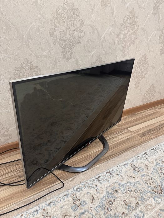 Телевизор LG smart 42LA690V