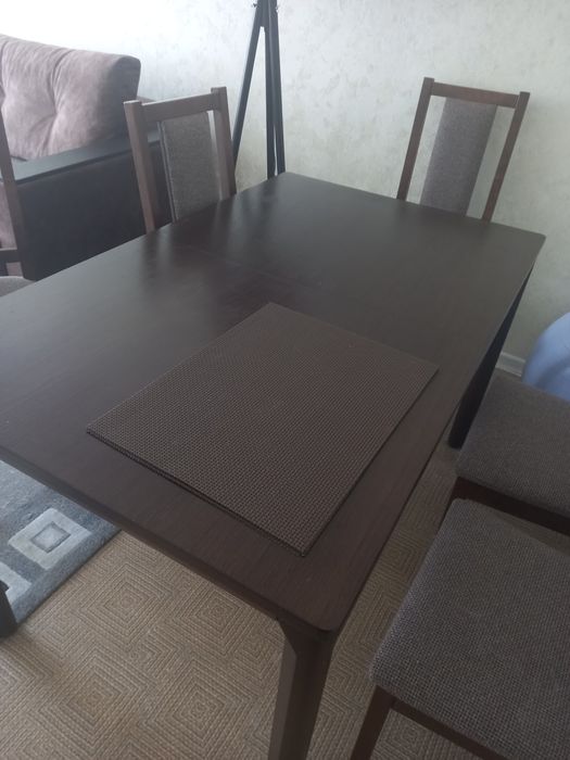 Продам стол и 5 стульев