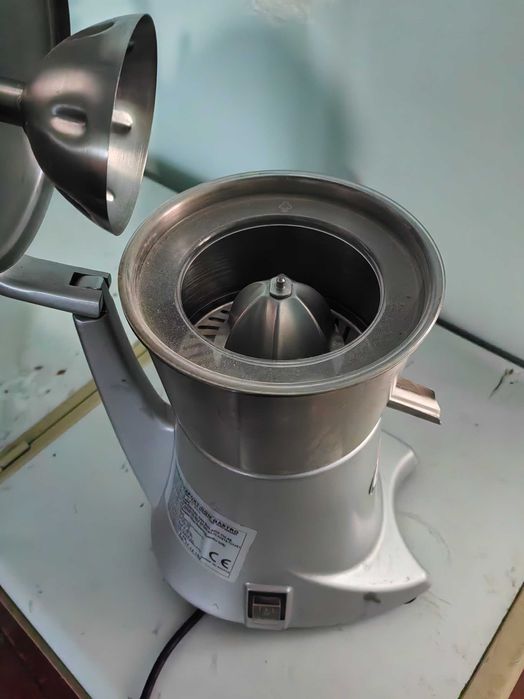 Соковыжималка для цитрусовых GGM FSK300