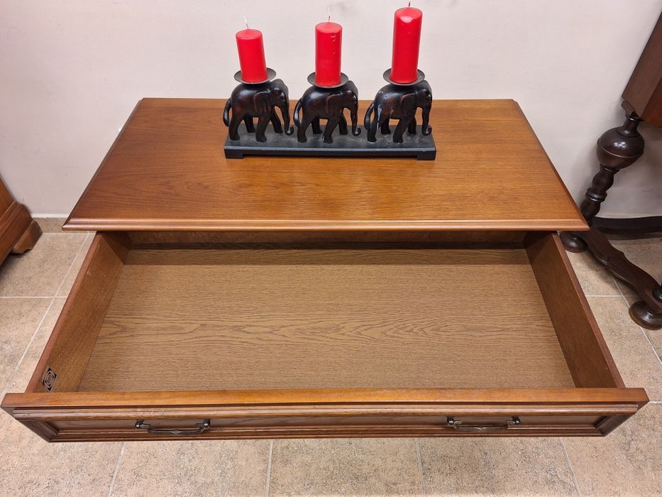 Маса за всекидневна с чекмедже