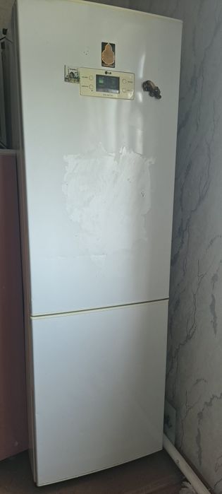 Продам Холодильник LG