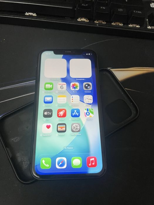 Продам iphone 11 64gb