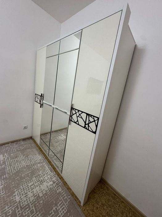 Шифонер четырёх дверной