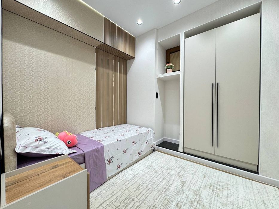 Квартира продается 4в5/3/4 на Ц 6