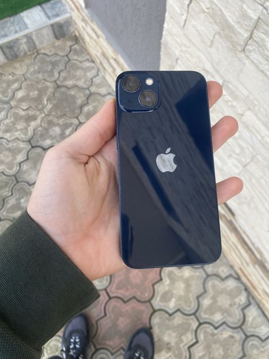 Iphone 13 dark baterie 87%