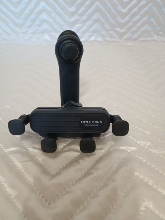 Стойка за телефон в автомобил