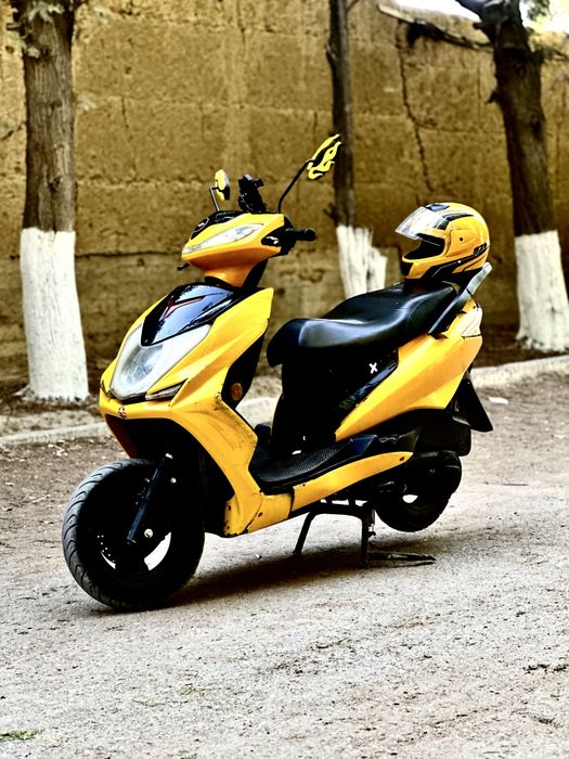 Скутер 150 куб просто ракета  срочно ярим нархига