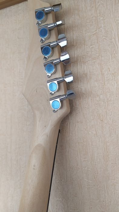 Продается Электрогитара Stratocaster !