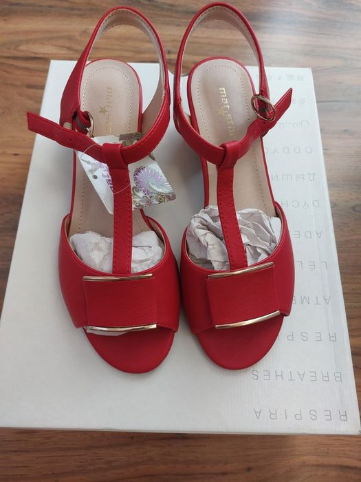 Ежеджевни сандали на платформа и ток в розов и червен цвят