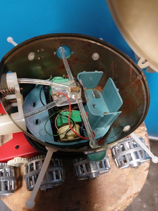 Стара СССР играчка луноход.