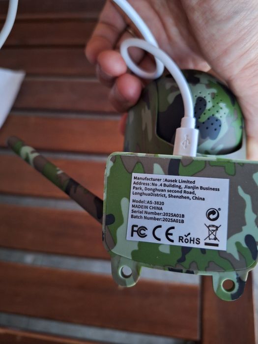 Camera video camuflaj