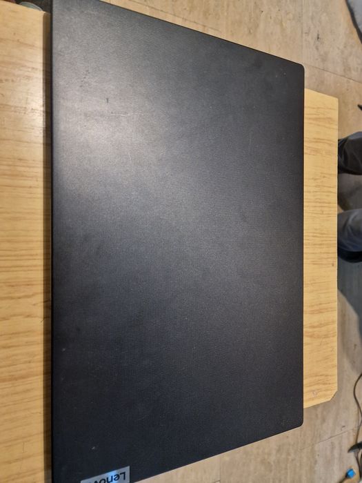 Laptop Lenovo V15G4IRU
