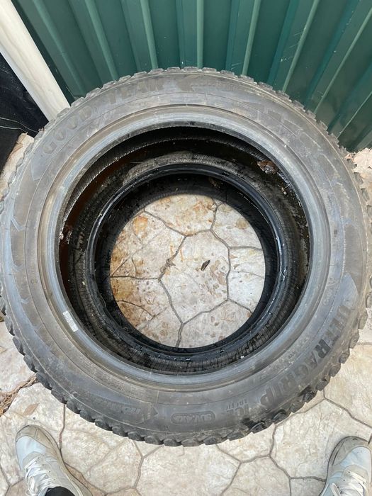 Продам  2шины GoodYeaR
