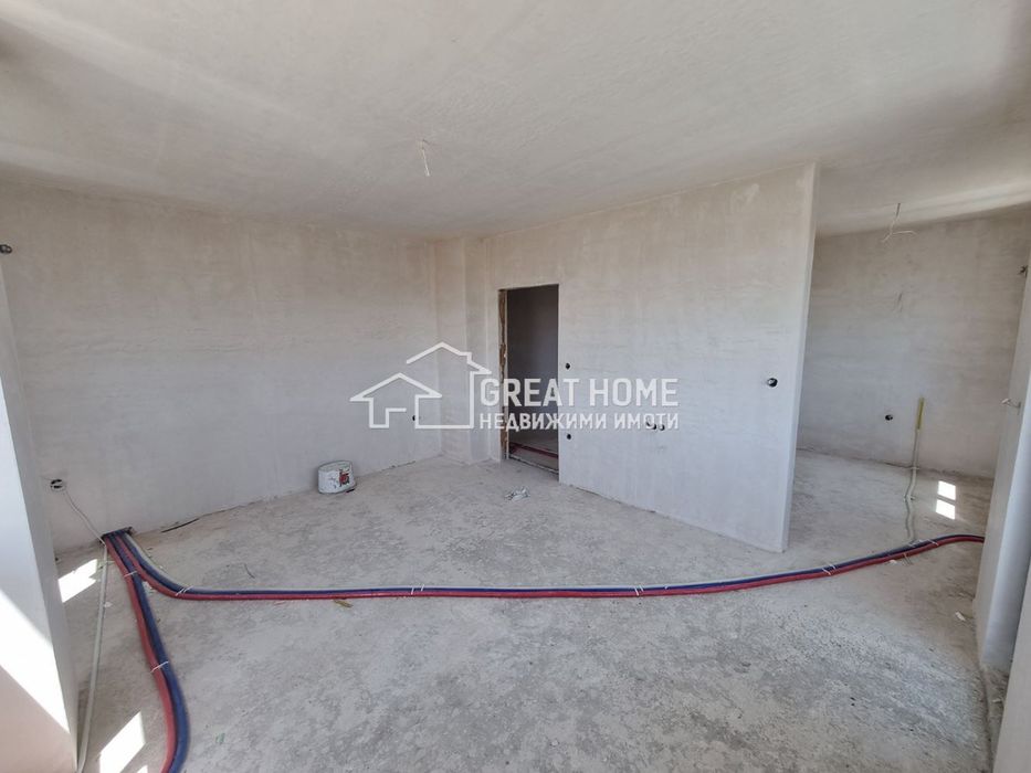 Пaзара  ! Тристаен ! Южен  !