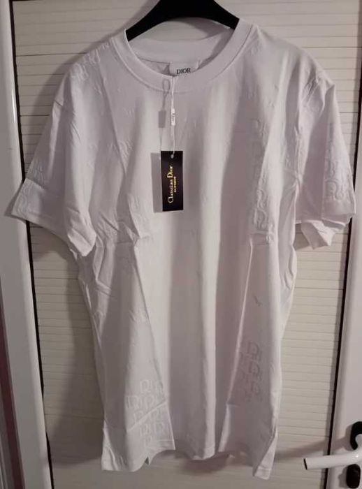 Чисто нова оригинална тениска Cristian Dior