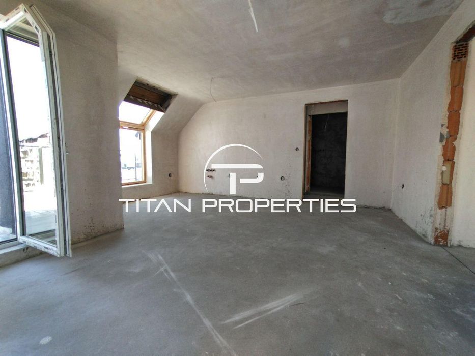 Продава се Тристаен апартамент в Варна, Колхозен пазар - 110 кв.м за 1819 €/кв.м - Снимка #2